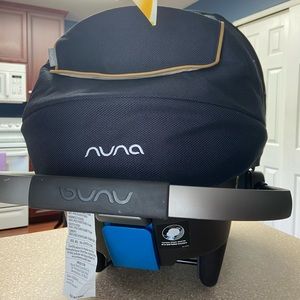 Nuna Pipa infant car seat